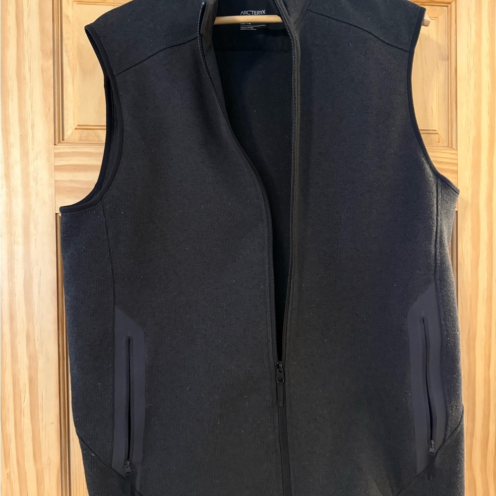Men's Black Arc'teryx Covert Vest